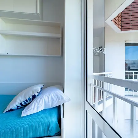 Coutinho - Apartamento Com Pisicina, Junto A Praia *
