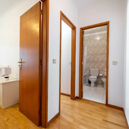 Coutinho - Apartamento Com Pisicina, Junto A Praia * Fão