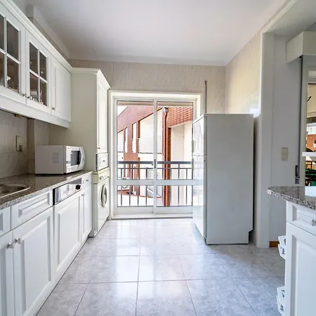 Appartamento Coutinho - Apartamento Com Pisicina, Junto A Praia