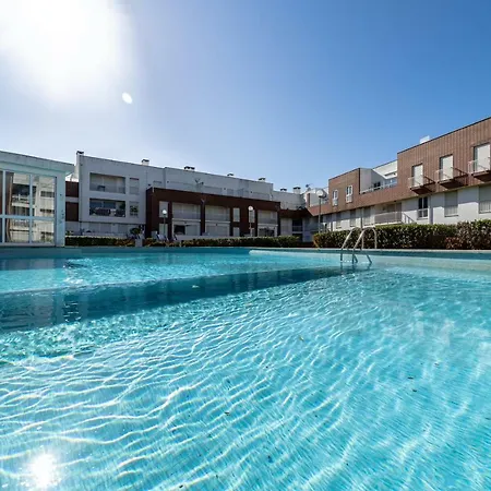 Coutinho - Apartamento Com Pisicina, Junto A Praia Apartamento Fão