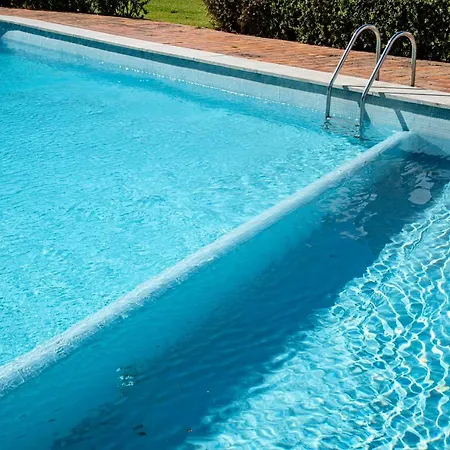 Coutinho - Apartamento Com Pisicina, Junto A Praia