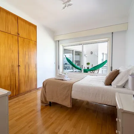 Coutinho - Apartamento Com Pisicina, Junto A Praia Apartamento
