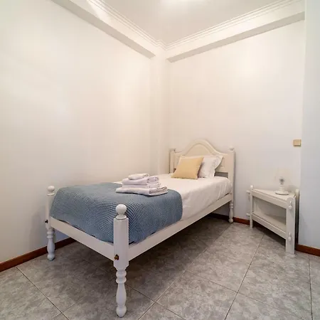 Coutinho - Apartamento Com Pisicina, Junto A Praia Fão