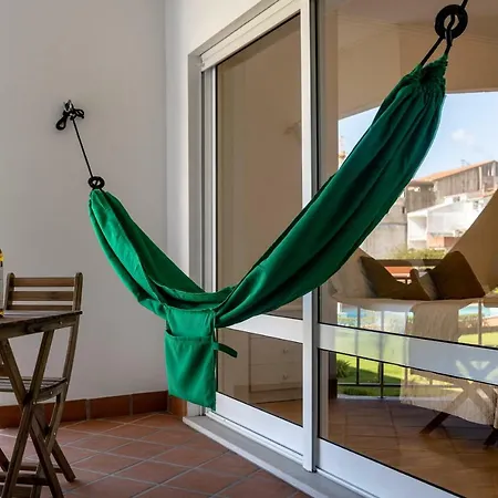 Coutinho - Apartamento Com Pisicina, Junto A Praia *