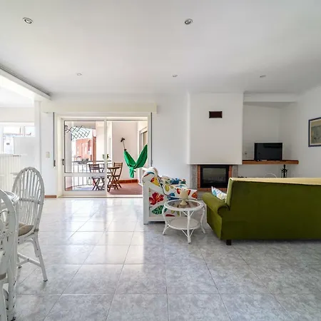 Apartamento Coutinho - Apartamento Com Pisicina, Junto A Praia *