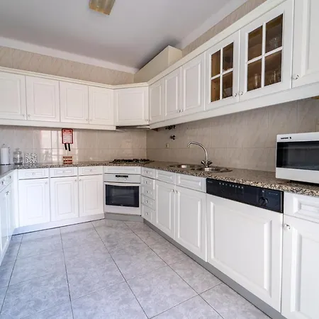 Coutinho - Apartamento Com Pisicina, Junto A Praia Apartamento Fão